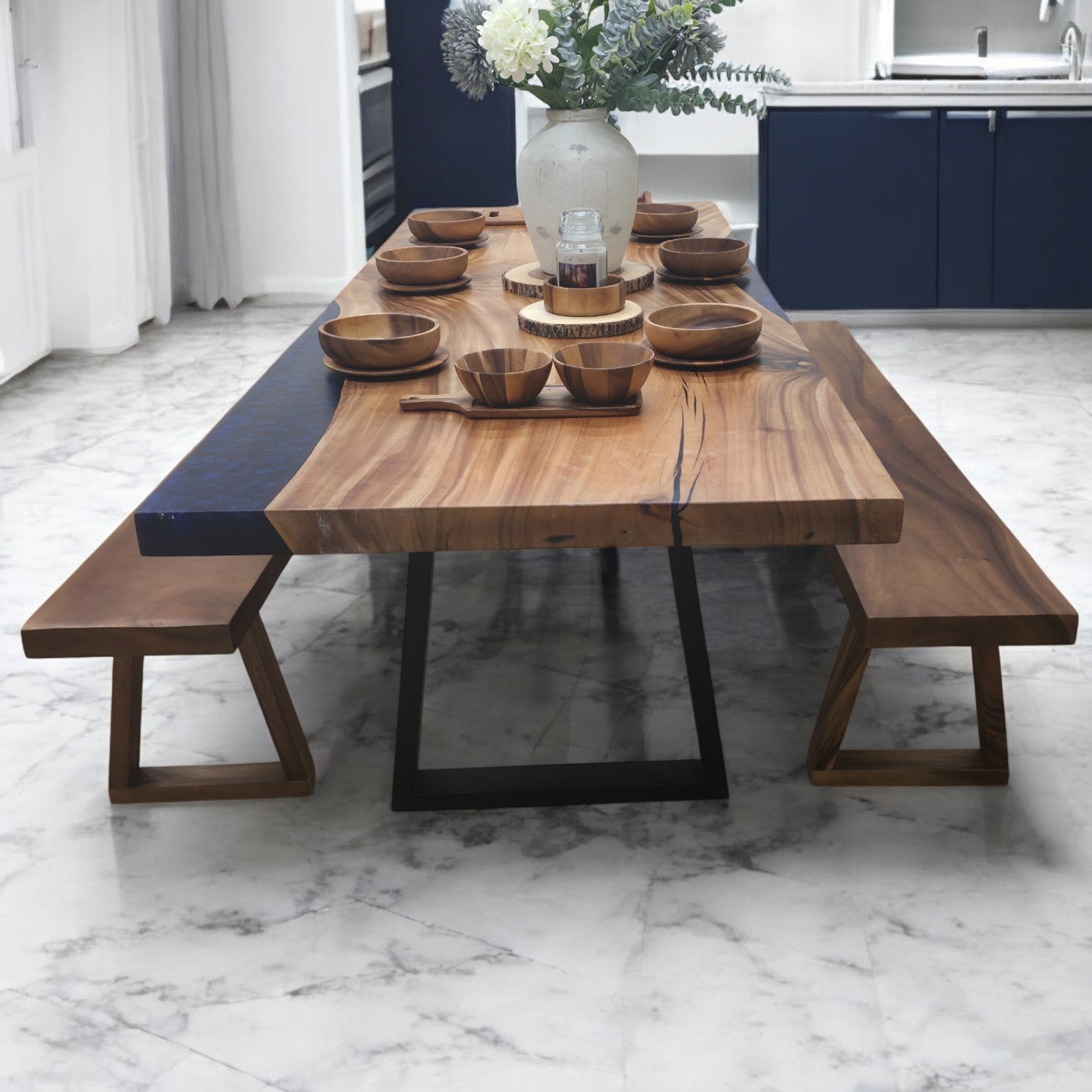Tavolo da pranzo in noce indiano orientale con bordo vivo da 239 cm x 91 cm